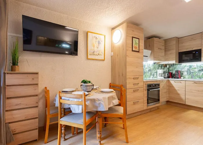 4 Pers Lary Village Proche Telepherique - Fr-1-296-533 Daire